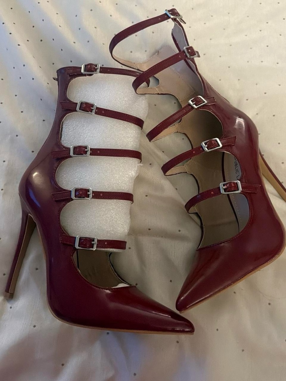 Women’s Strappy Pointed-Toe High Heels in Burgundy